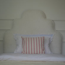 Charger l'image dans la galerie, Tête de lit modèle Pèlerine (velours)