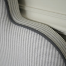 Charger l'image dans la galerie, Tête de lit modèle Pèlerine (coton rayé gris)
