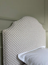 Charger l'image dans la galerie, Tête de lit modèle Reine (jacquard beige)
